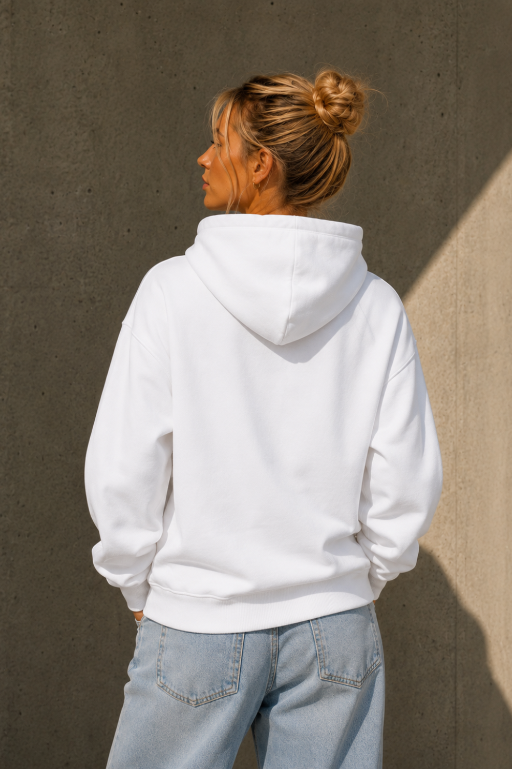 MAHWO White Oversize Hoodie